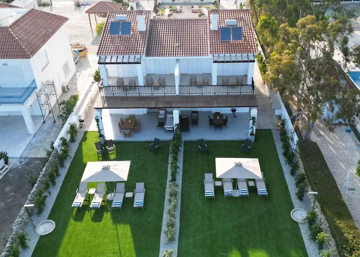 Meneou By The Sea Будинок відпочинку