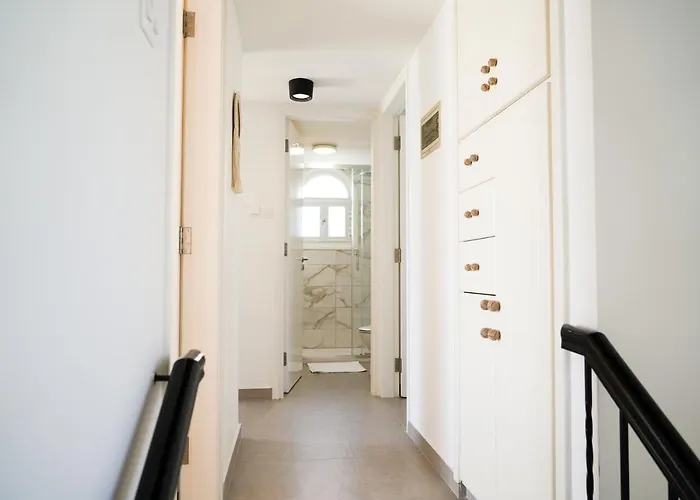 Будинок відпочинку Meneou By The Sea