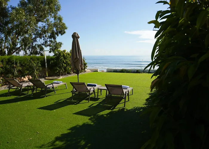 Meneou By The Sea Будинок відпочинку