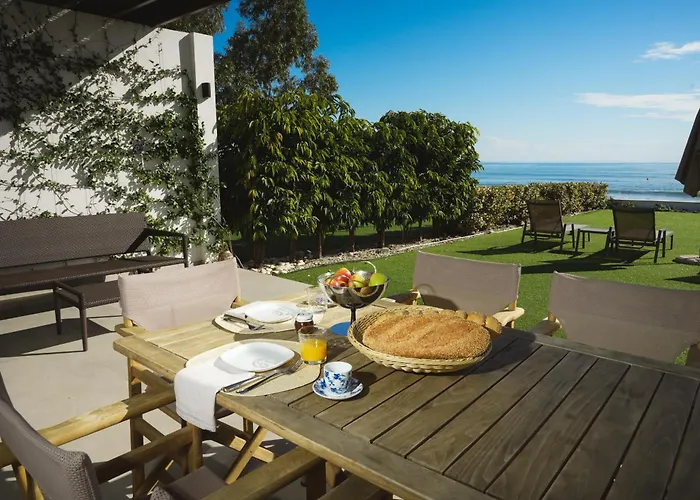 Meneou By The Sea * Lárnaca